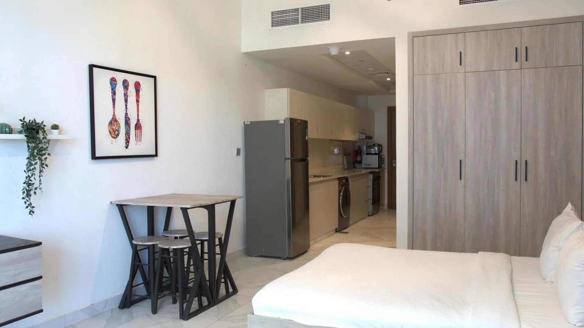 Apartment Urban Retreat Cozy Business Bay Studio Canal Burj View Dubai