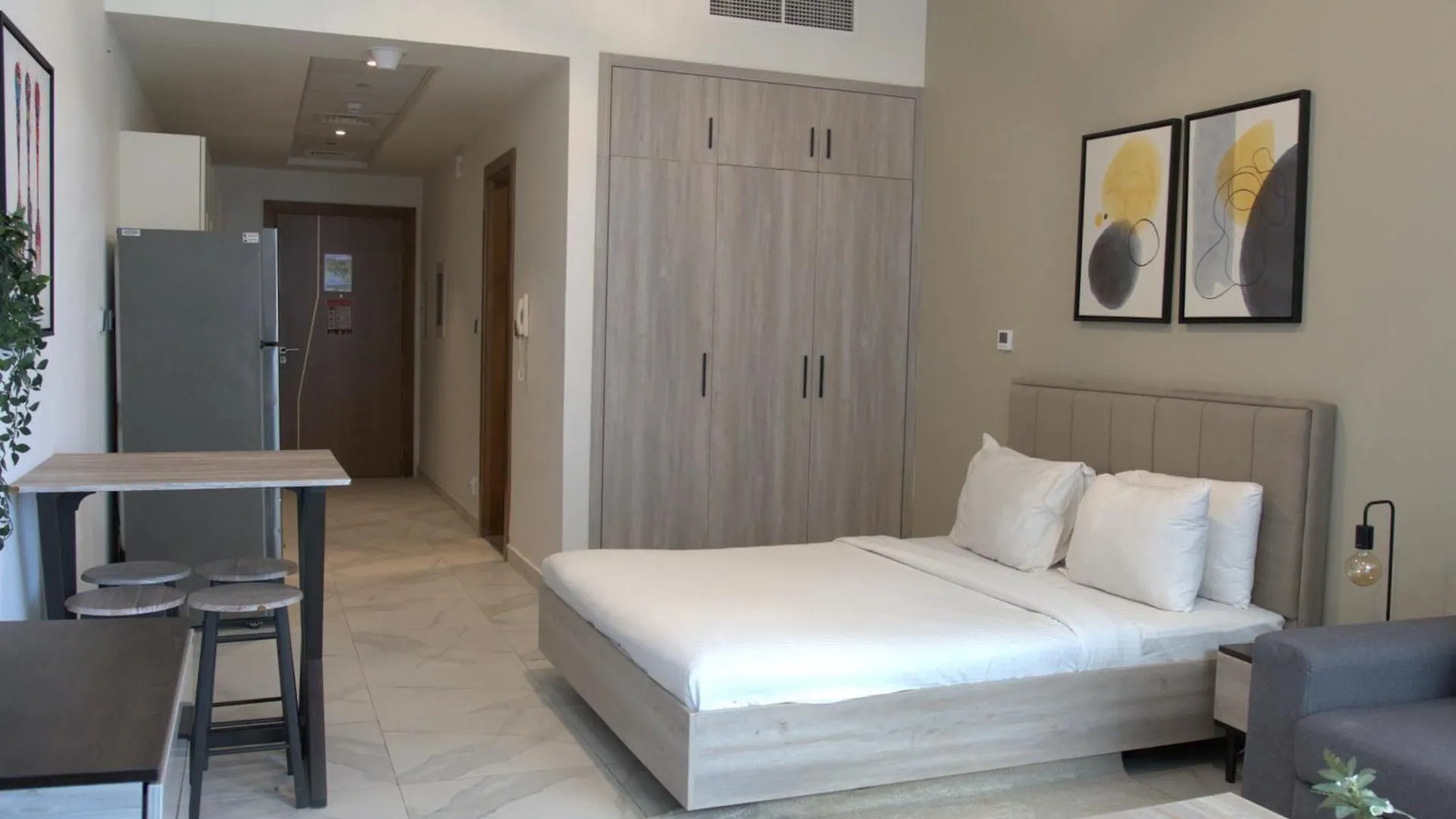 Urban Retreat Cozy Business Bay Studio Canal Burj View Dubai United Arab Emirates