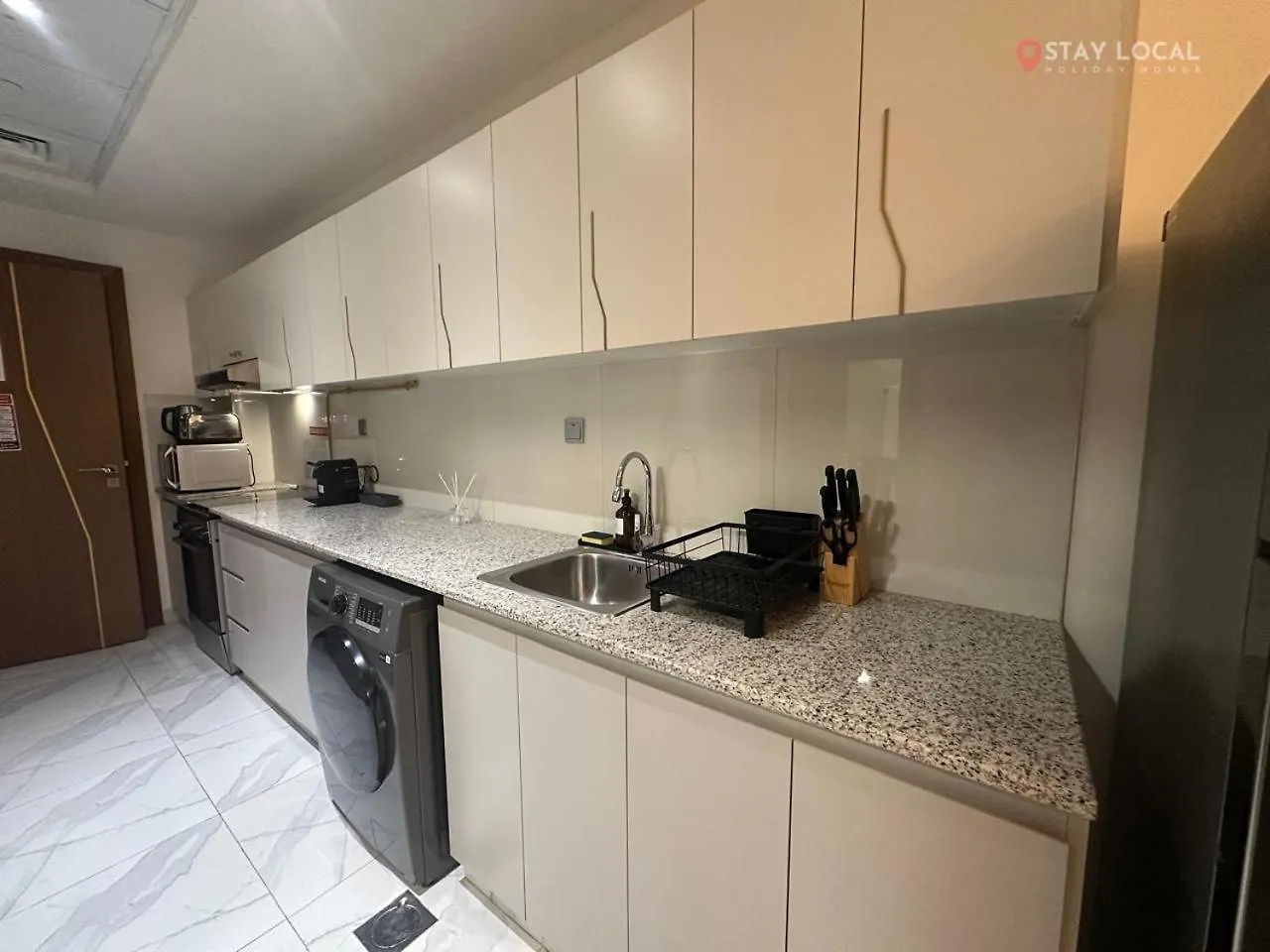 Urban Retreat Cozy Business Bay Studio Canal Burj View Dubai Apartment