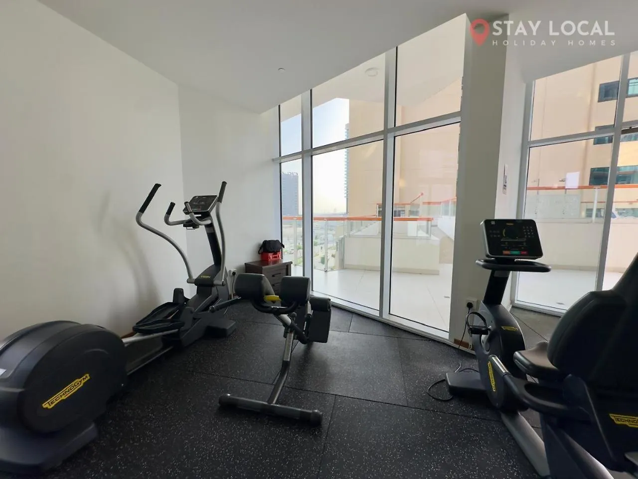 Urban Retreat Cozy Business Bay Studio Canal Burj View Dubai Apartment